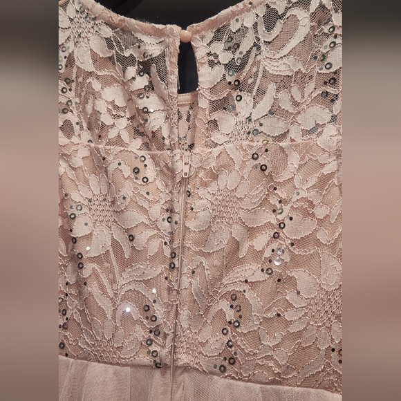 Girls Formal  Sequin Lace Maxi Dress Size 7 - Picture 4 of 7